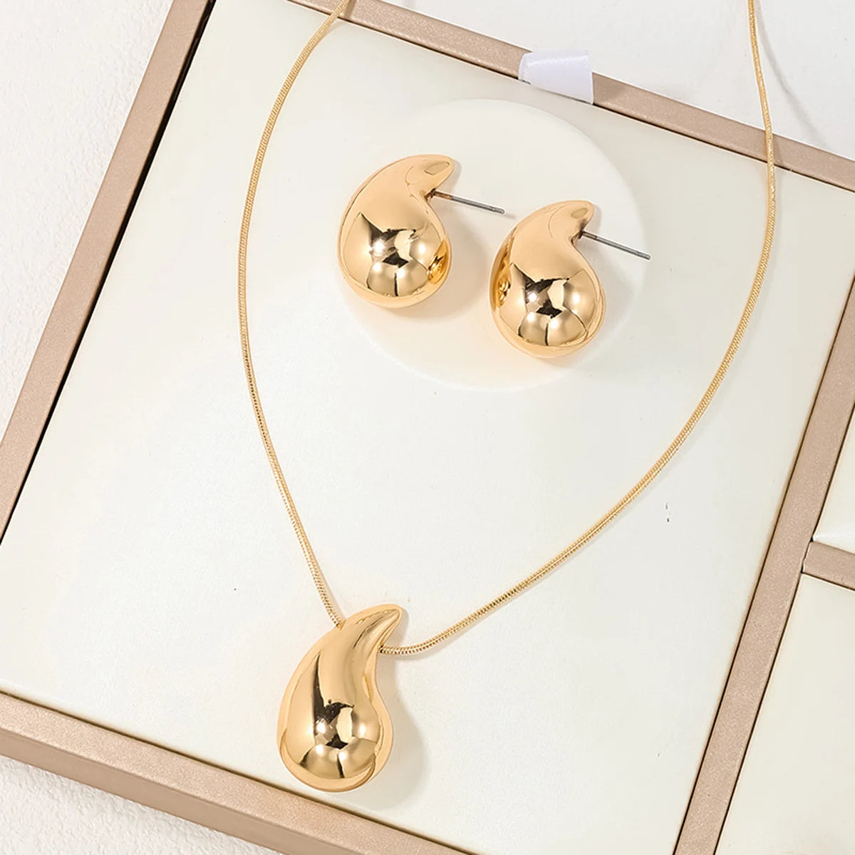 3 pieces of simple European and American feng shui necklace earrings set