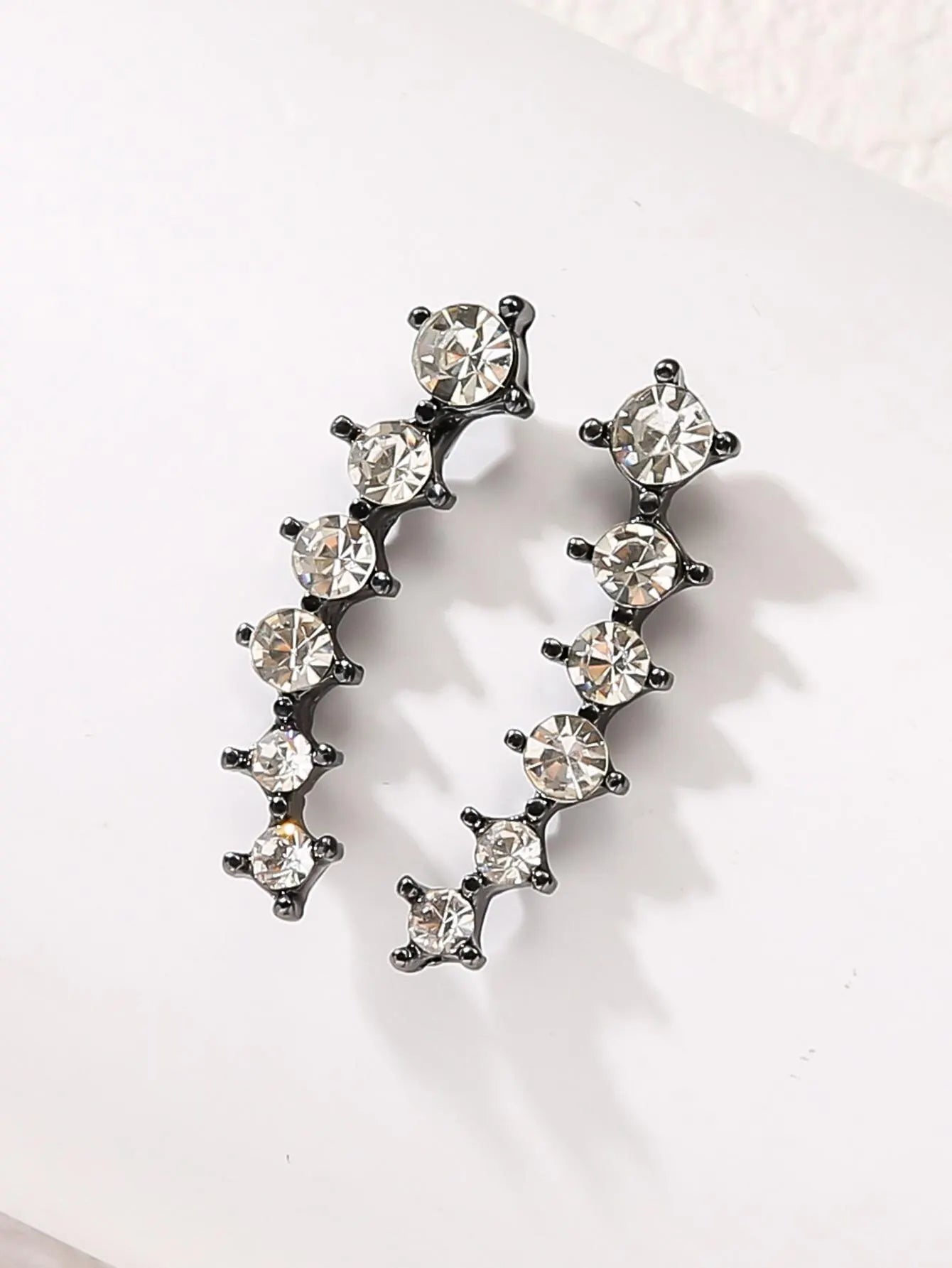 2 Gold Color Black White Gem 6 Rhinestone Ear Clip Earrings Women's Simple Fashion Personality Student Girl Party Business All-m