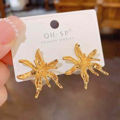 Personalized Cold Style Metal Flower Exaggerated Pearl Earrings Earrings